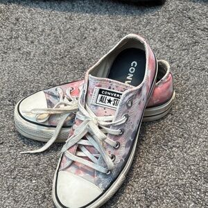 Converse Low Top Tie-Dye Canvas Sneakers in Pink and Gray